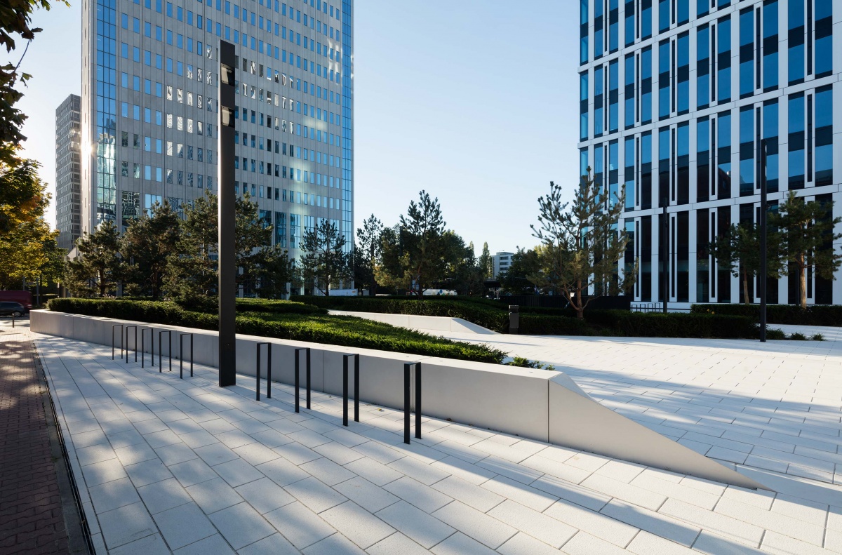 Buero Tower Firma